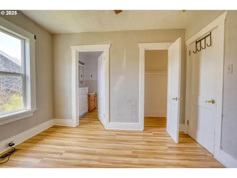 1206 E 9th Street The Dalles OR 97058