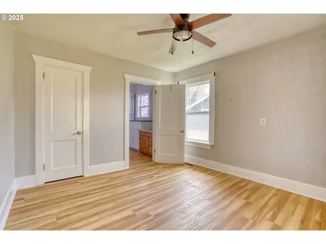 1206 E 9th Street The Dalles OR 97058
