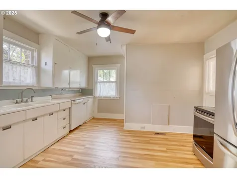 1206 E 9th Street The Dalles OR 97058