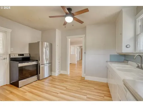 1206 E 9th Street The Dalles OR 97058