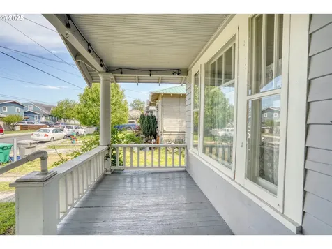 1206 E 9th Street The Dalles OR 97058