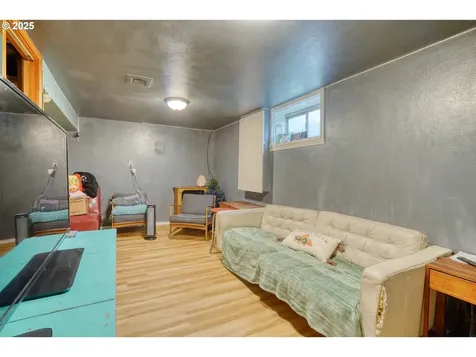 1206 E 9th Street The Dalles OR 97058
