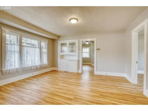 1206 E 9th Street The Dalles OR 97058