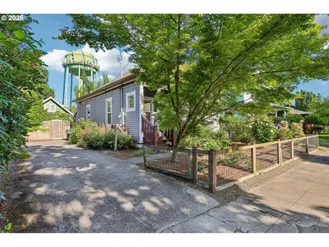 5325 N Montana Avenue Portland OR 97217