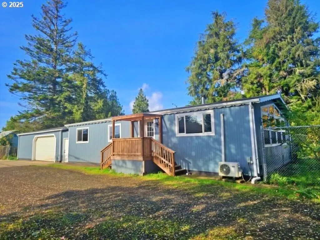 990 E 2nd Street Coquille OR 97423