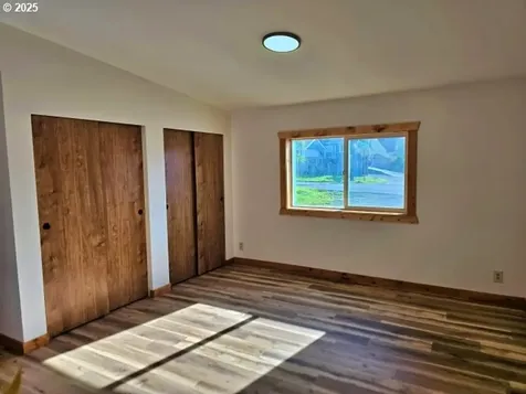 990 E 2nd Street Coquille OR 97423