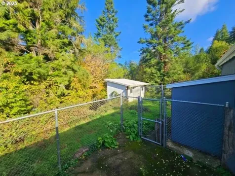 990 E 2nd Street Coquille OR 97423