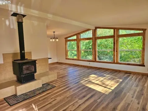 990 E 2nd Street Coquille OR 97423