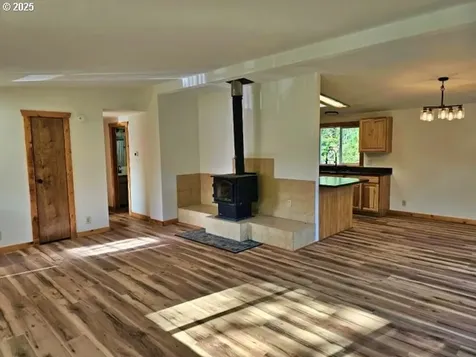990 E 2nd Street Coquille OR 97423