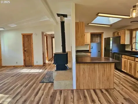 990 E 2nd Street Coquille OR 97423