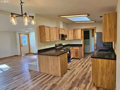 990 E 2nd Street Coquille OR 97423