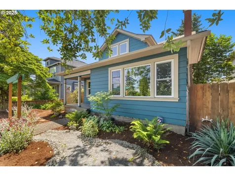 5118 SE Gladstone Street Portland OR 97206