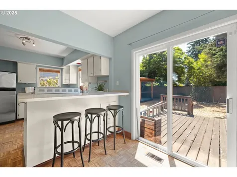 5118 SE Gladstone Street Portland OR 97206