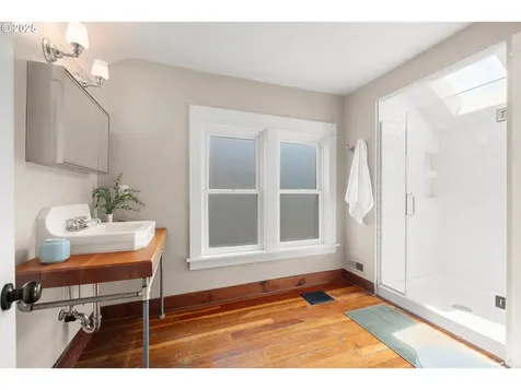 5118 SE Gladstone Street Portland OR 97206