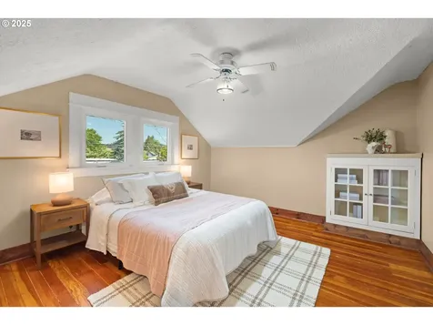 5118 SE Gladstone Street Portland OR 97206