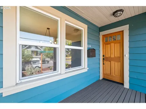 5118 SE Gladstone Street Portland OR 97206