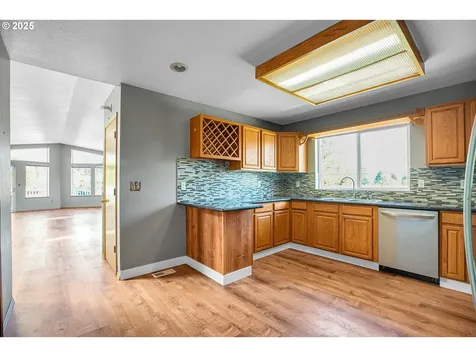10508 NE Skidmore Street Portland OR 97220