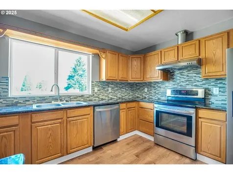 10508 NE Skidmore Street Portland OR 97220