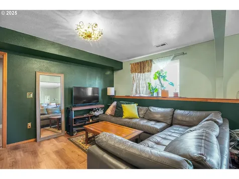 10508 NE Skidmore Street Portland OR 97220