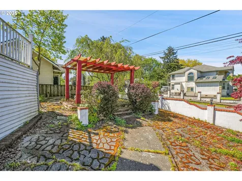 10508 NE Skidmore Street Portland OR 97220