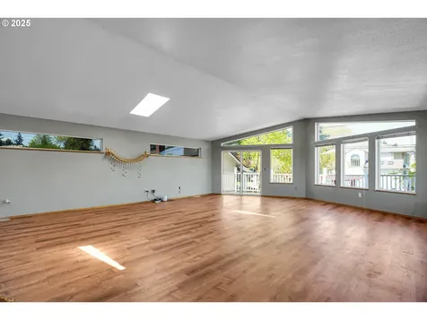 10508 NE Skidmore Street Portland OR 97220