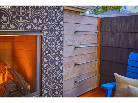 2010 Agate Street Eugene OR 97403