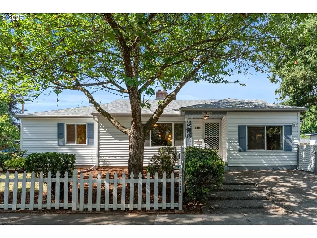 7413 SE Pine Street Portland OR 97215