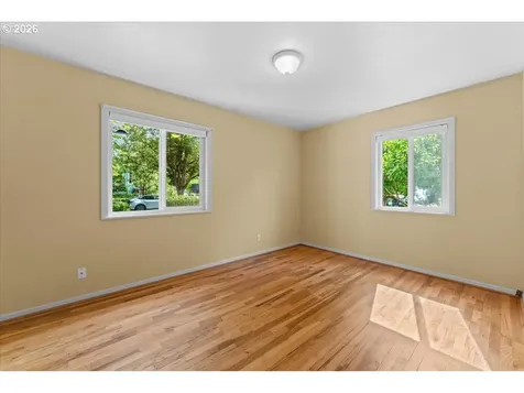 7413 SE Pine Street Portland OR 97215