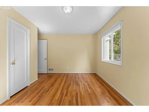 7413 SE Pine Street Portland OR 97215