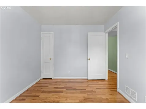 7413 SE Pine Street Portland OR 97215