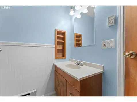 7413 SE Pine Street Portland OR 97215