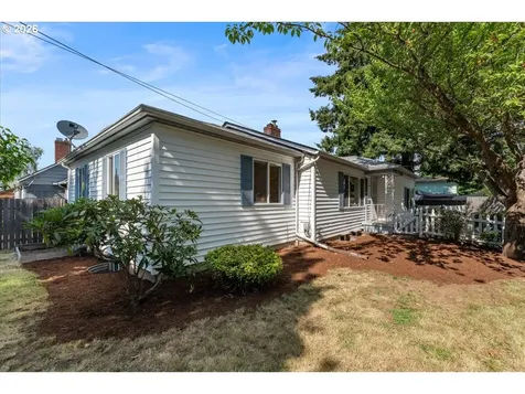 7413 SE Pine Street Portland OR 97215