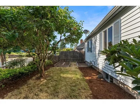 7413 SE Pine Street Portland OR 97215