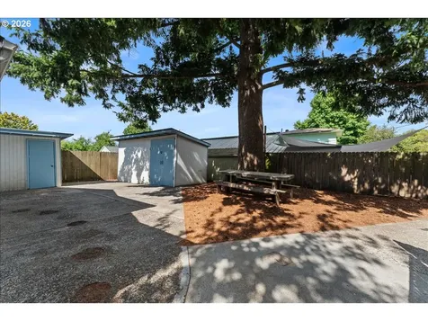 7413 SE Pine Street Portland OR 97215