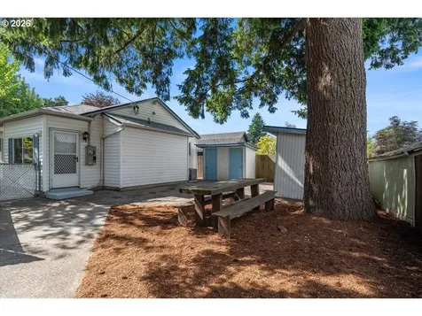7413 SE Pine Street Portland OR 97215