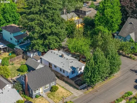 7413 SE Pine Street Portland OR 97215