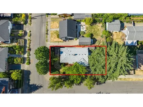 7413 SE Pine Street Portland OR 97215