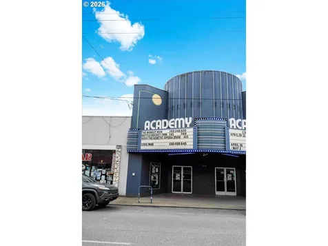 7413 SE Pine Street Portland OR 97215