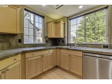 1613 NE Ashberry Drive Hillsboro OR 97124