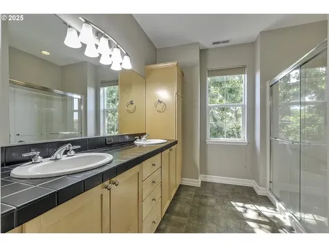 1613 NE Ashberry Drive Hillsboro OR 97124