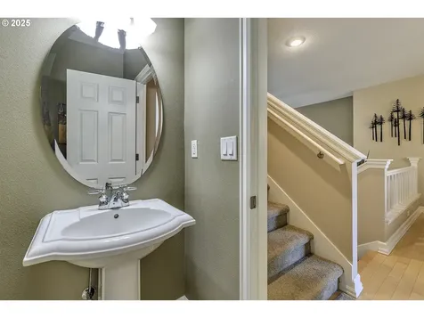 1613 NE Ashberry Drive Hillsboro OR 97124