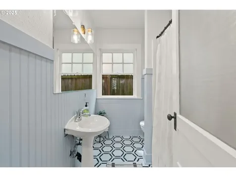 5433 NE 31st Avenue Portland OR 97211