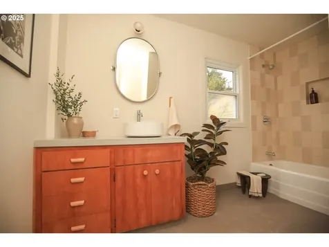 7524 NE Morris Street Portland OR 97213