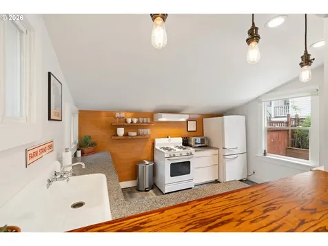 3017 S Water Avenue Portland OR 97201