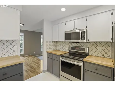 3034 SE Timberlake Drive Hillsboro OR 97123