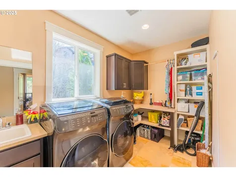 35908 Chinook Street Sandy OR 97055