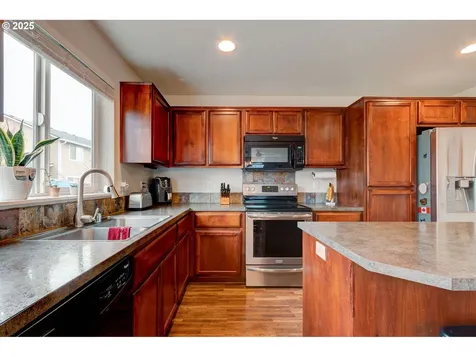 101 Leif Drive Kelso WA 98626