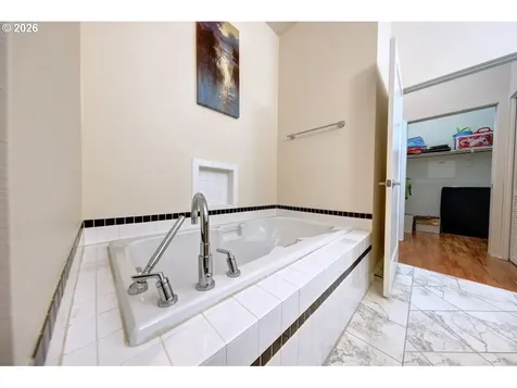 3990 Abbey Lane Astoria OR 97103