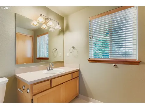 1744 N 10th Street Washougal WA 98671