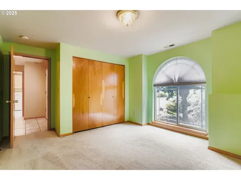 1744 N 10th Street Washougal WA 98671
